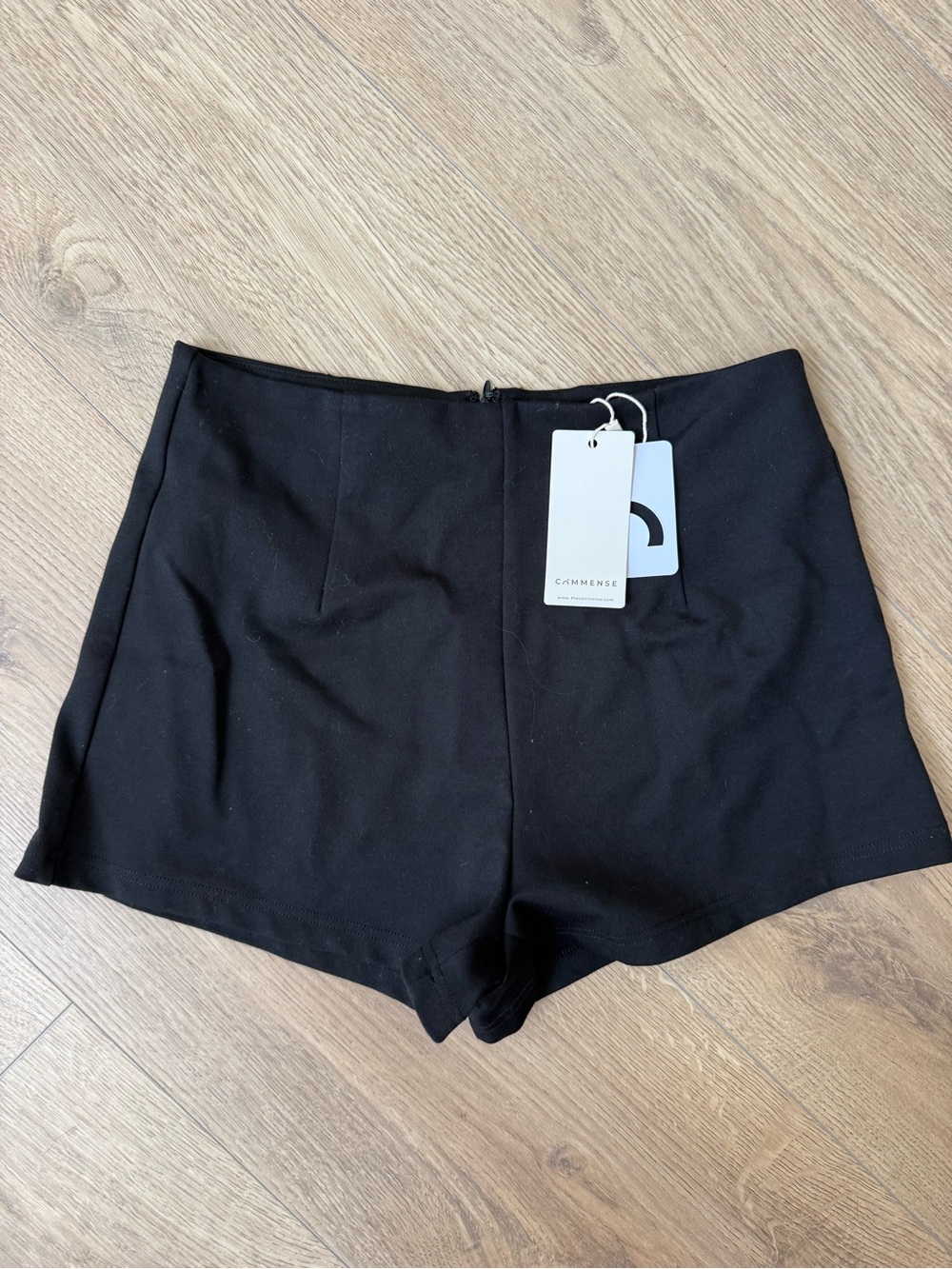COMMENSE Black Tailored Mini Shorts NWT Size L
